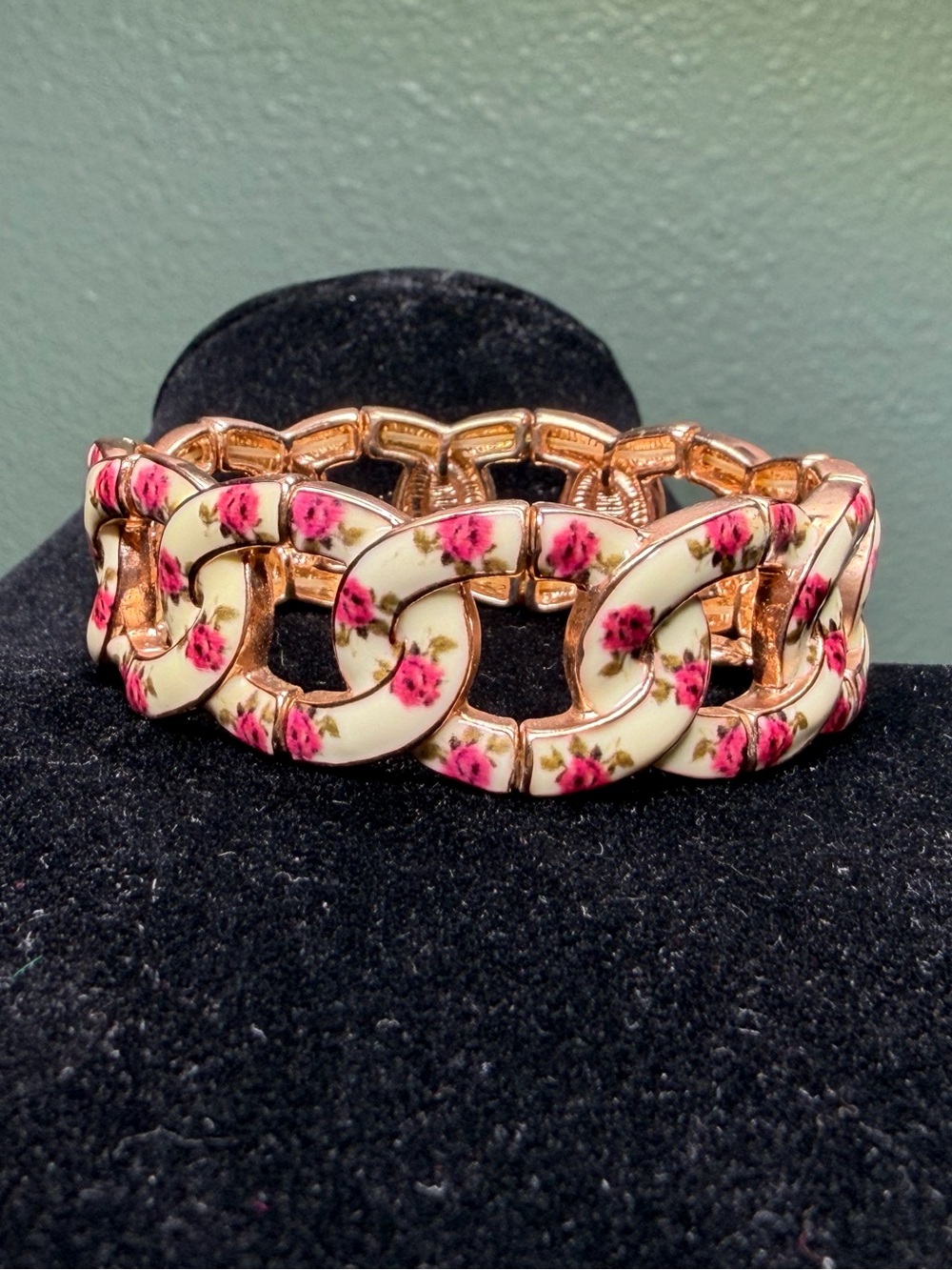 Better Johnson rose garden Floral Enamel Link Bracelet - Pink Roses on Cream